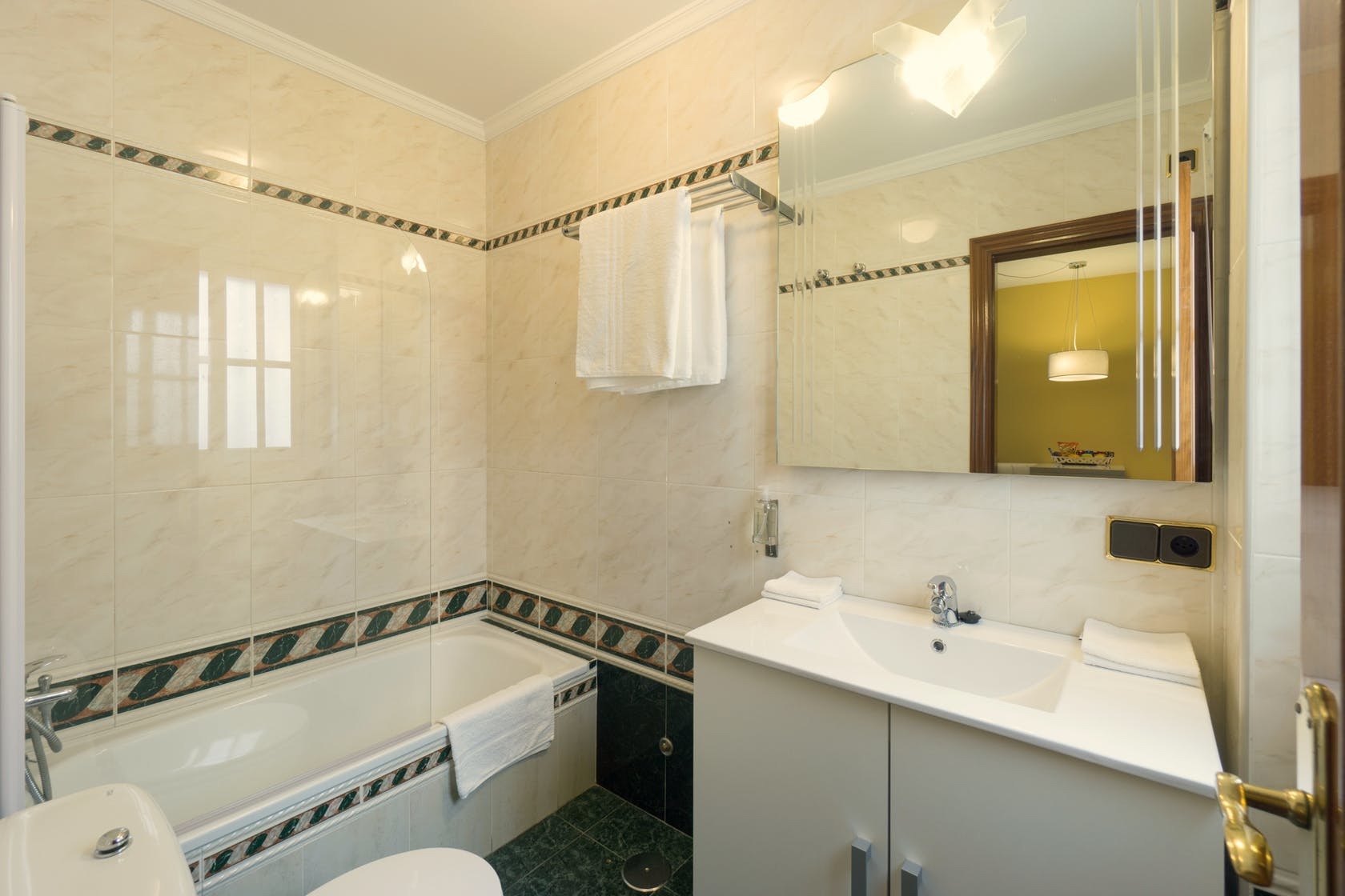 Aparthotel La Palmera Alhaurín el Grande Pokoj fotografie