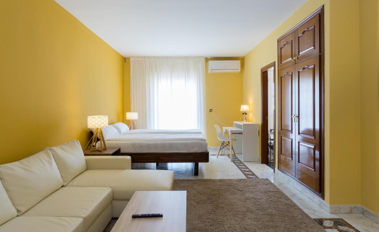 Aparthotel La Palmera Alhaurín el Grande Pokoj fotografie